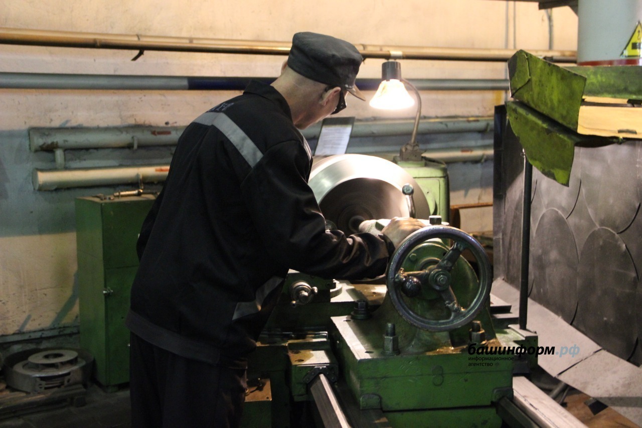 От эксклюзивной мебели до автозаков: что производят в колониях Башкирии