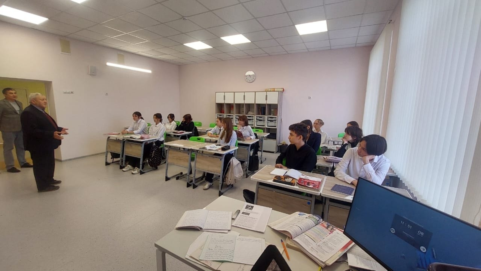 Старшеклассники СОШ № 7 села Иглино осваивают правила дорожного движения.