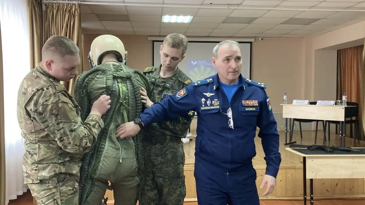 Иглинским школьникам рассказали о военной службе