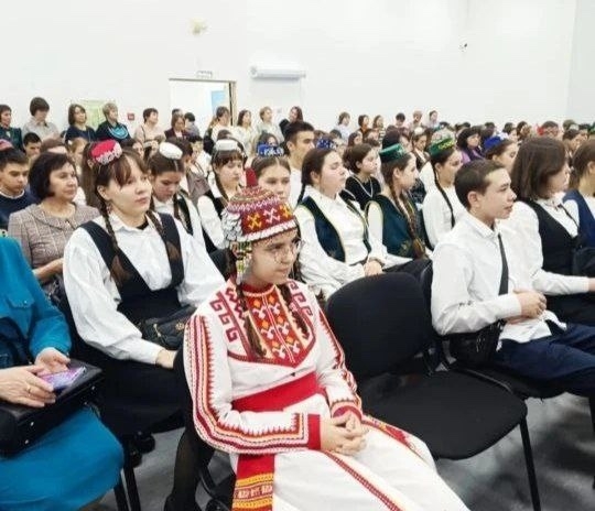 Девятиклассница из Чуваш-Кубово стала призером олимпиады по чувашскому языку