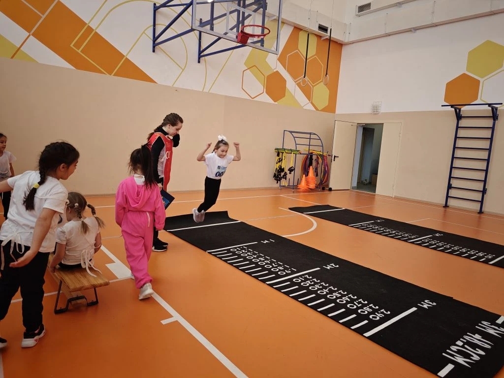 Ученики седьмой школы сдали нормы ГТО