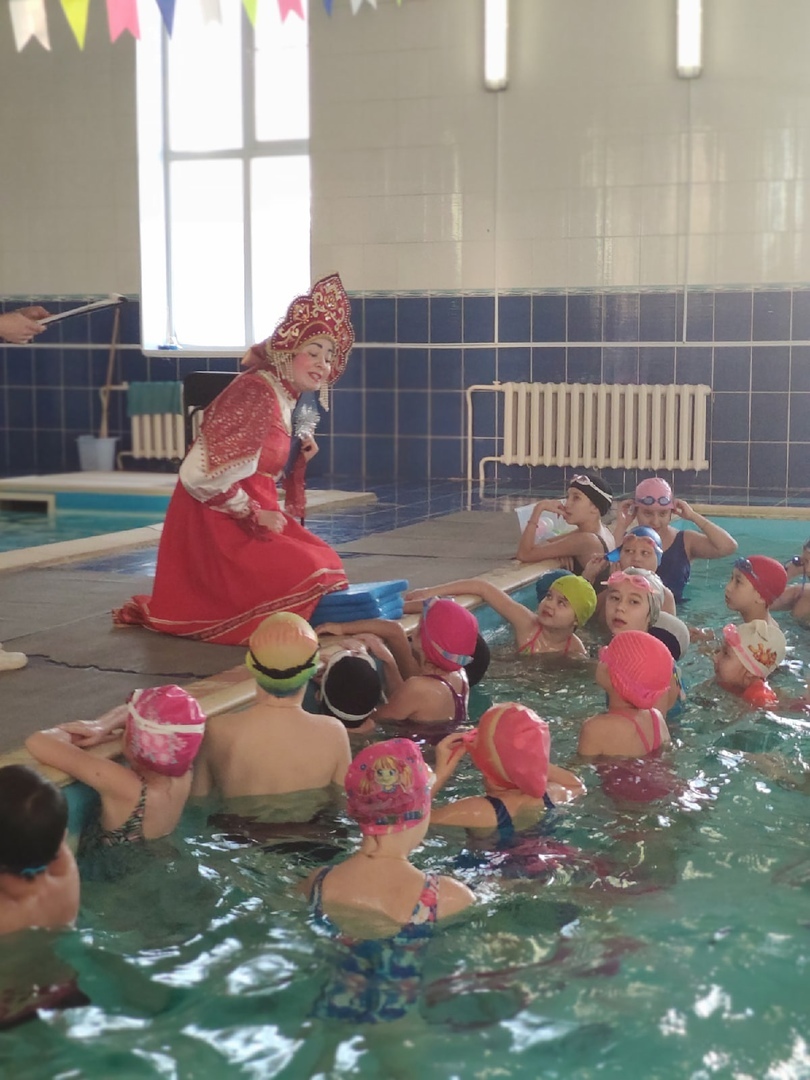 В Иглино прошел детский праздник "Ёлка на воде-2022"