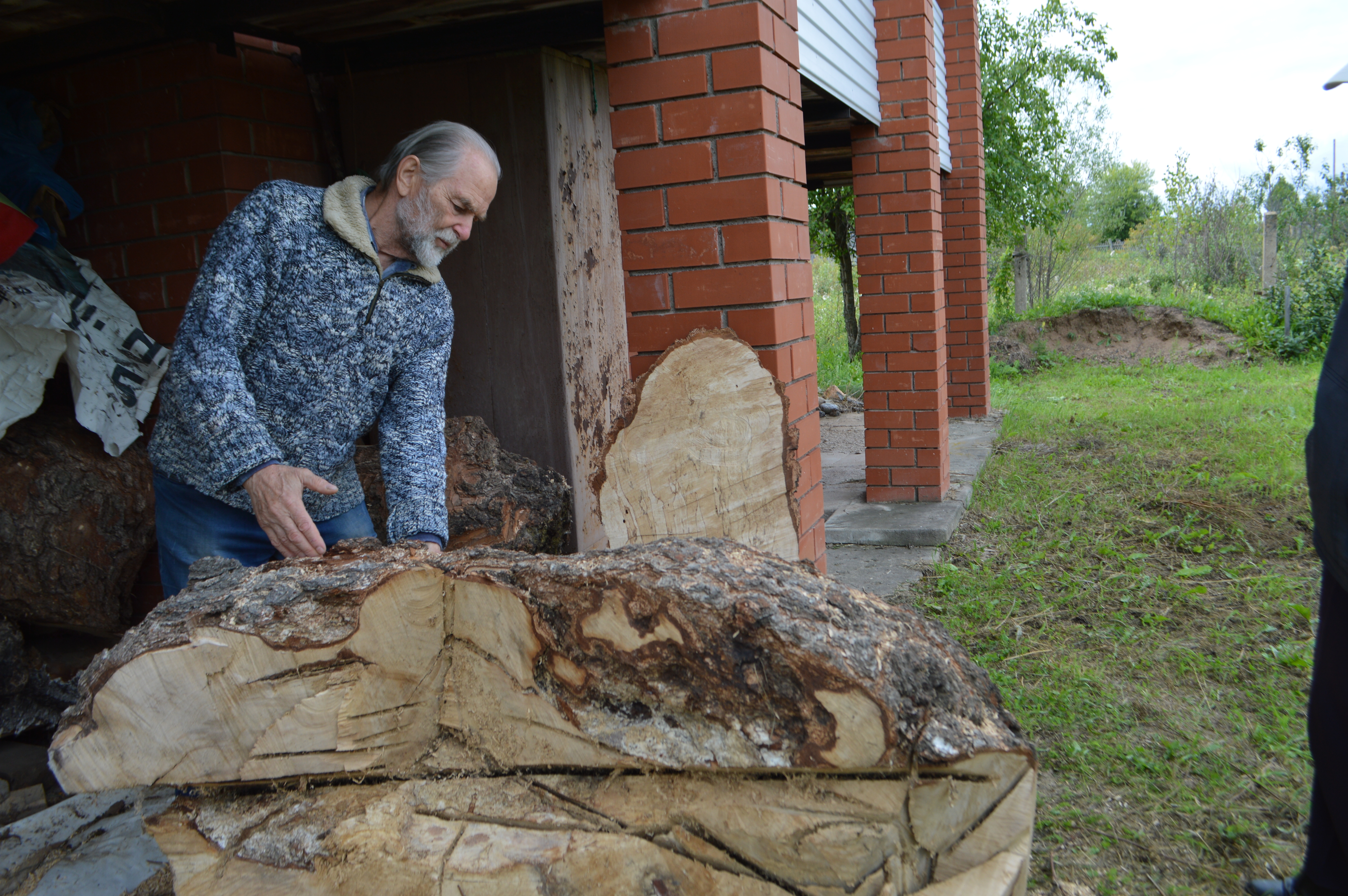Житель Иглинского района создает из дерева настоящие произведения искусства