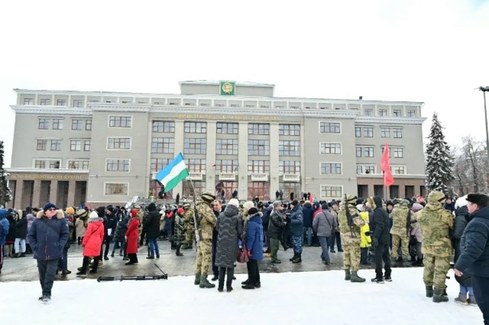 Радий Хабиров поздравил с Днём Государственного флага Башкортостана!