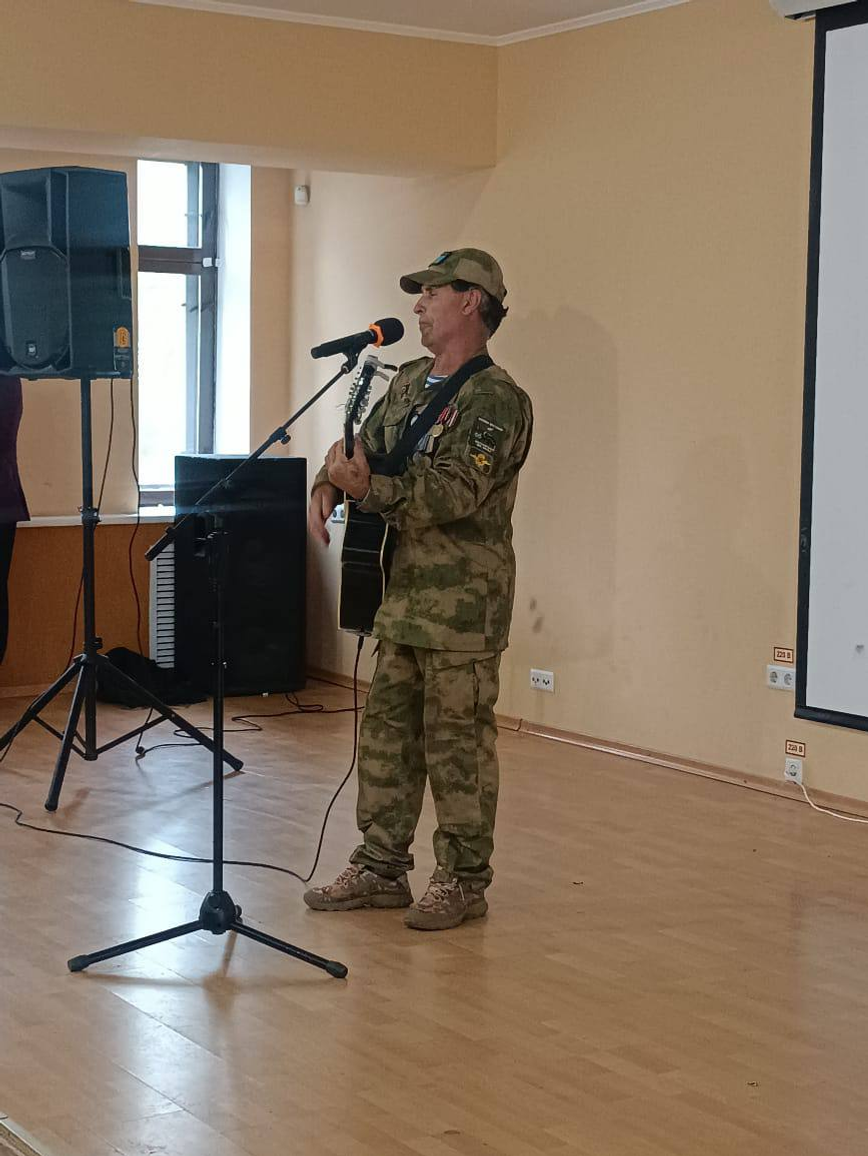 Артисты РДК села Иглино  выступили с концертом перед призывниками