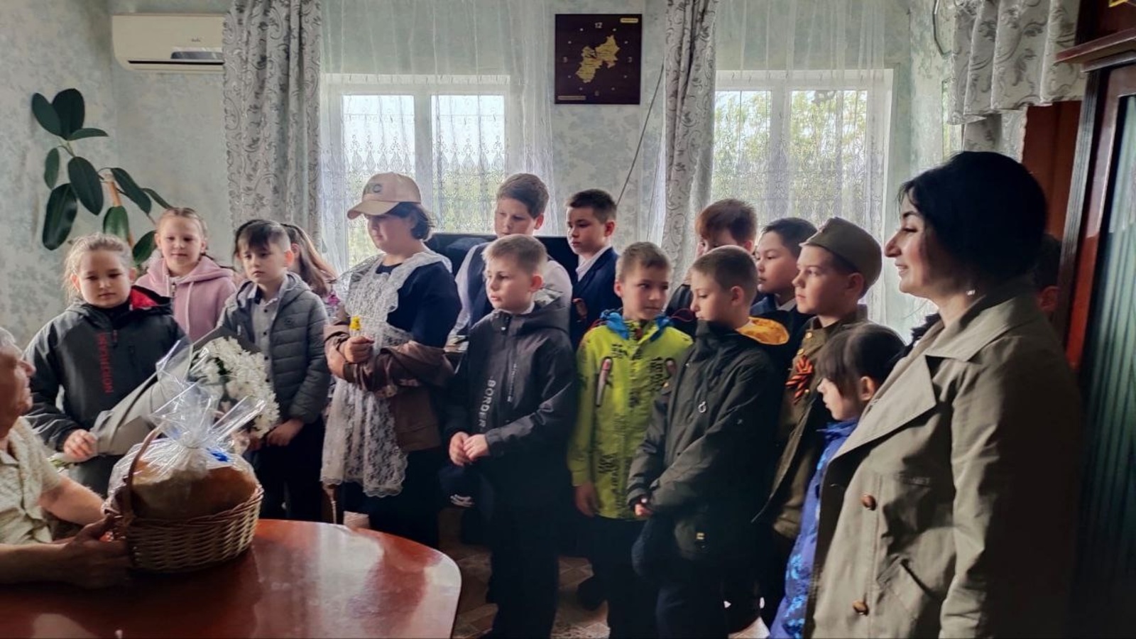 Ученики второй школы райцентра встретились  с ветераном войны