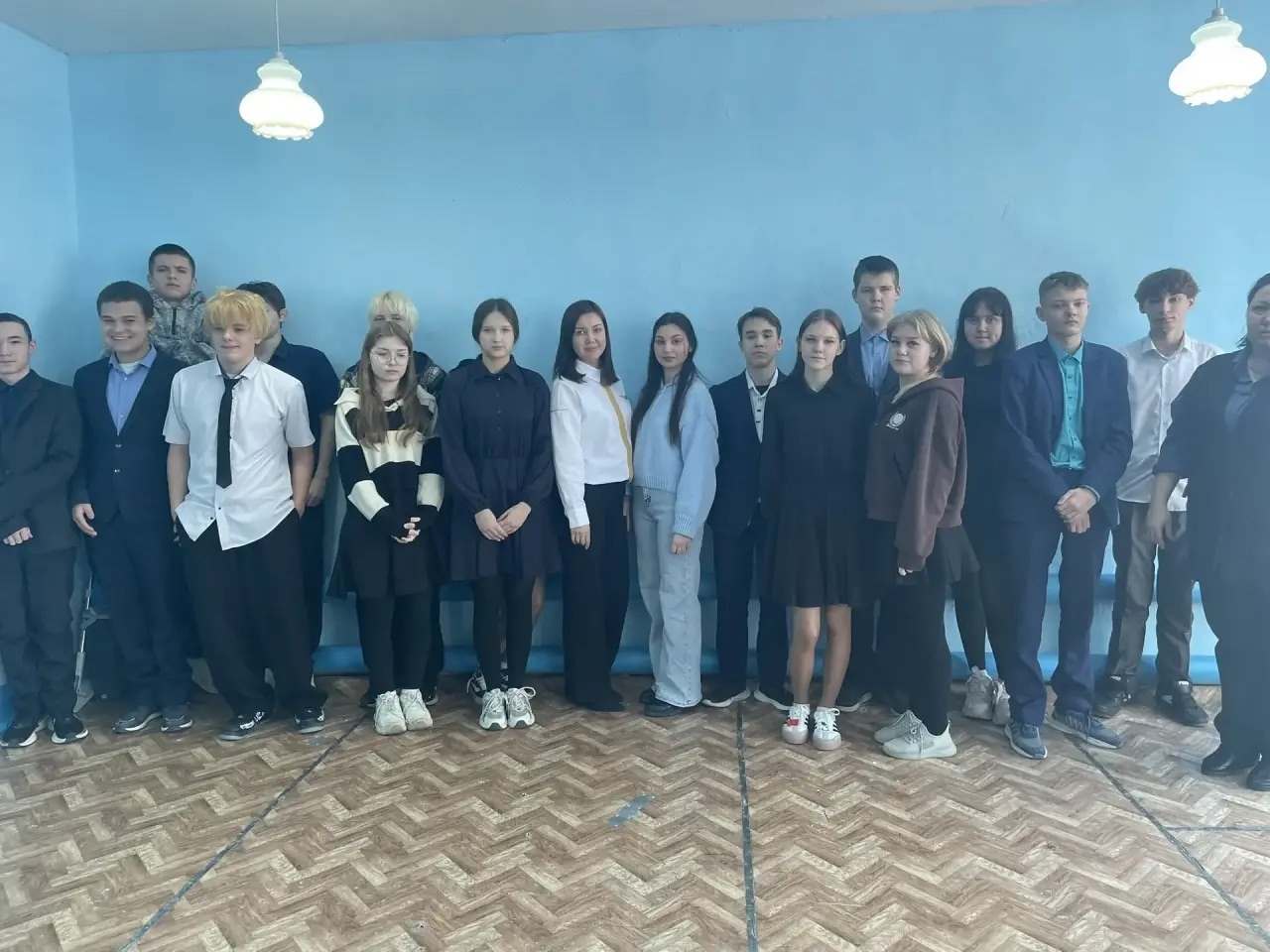 В преддверии Дня студента в Алаторке прошла встреча школьников с выпускницей