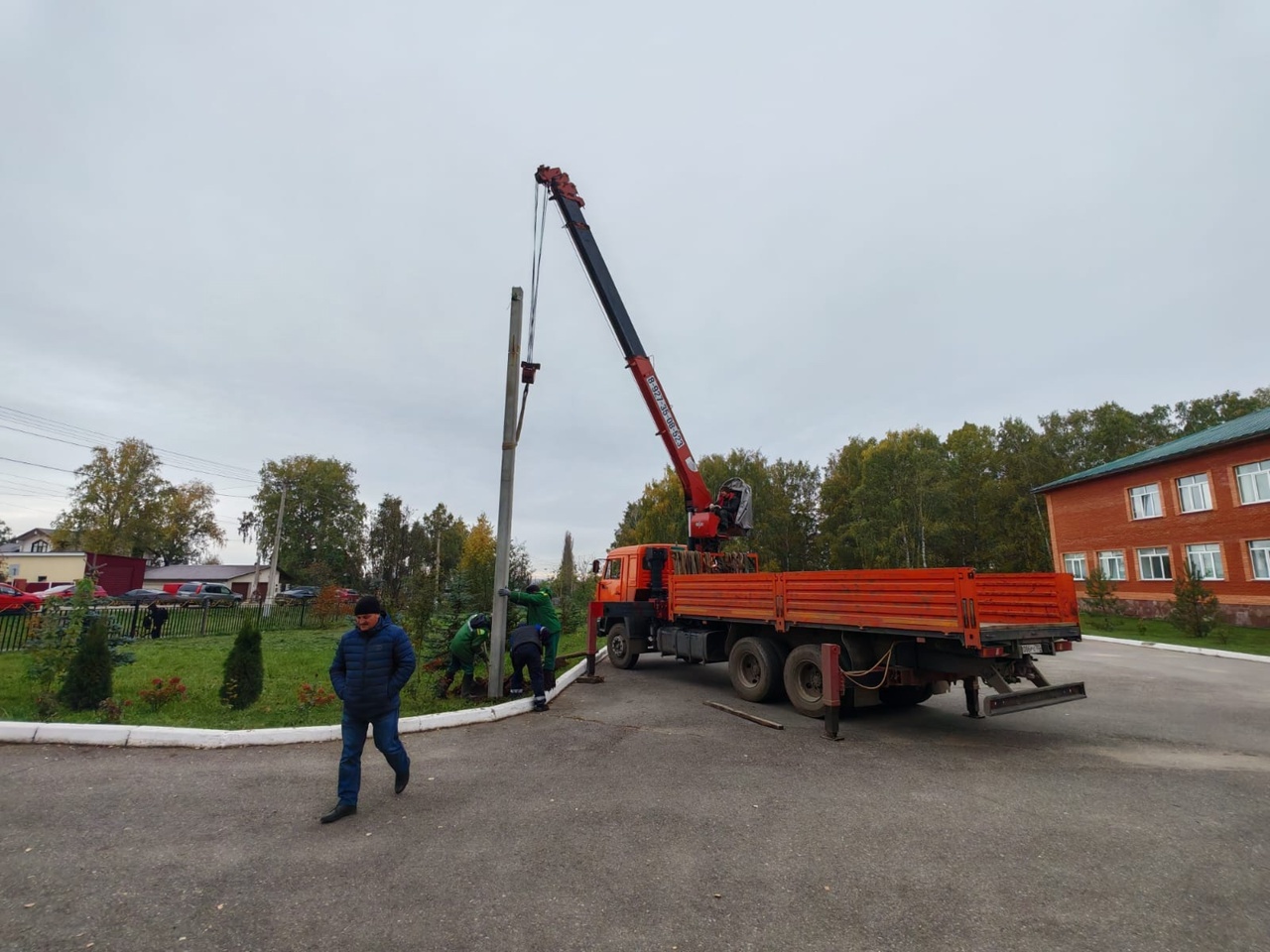 За решением местных вопросов - к депутатам