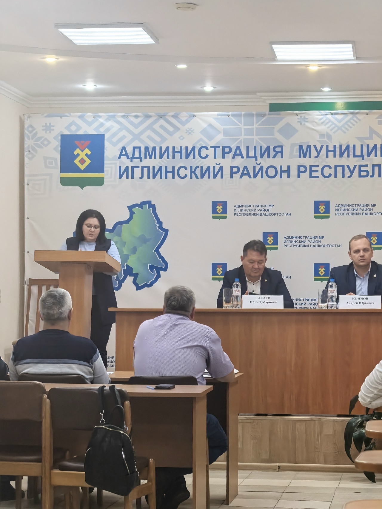 В администрации района состоялся откровенный разговор с аграриями