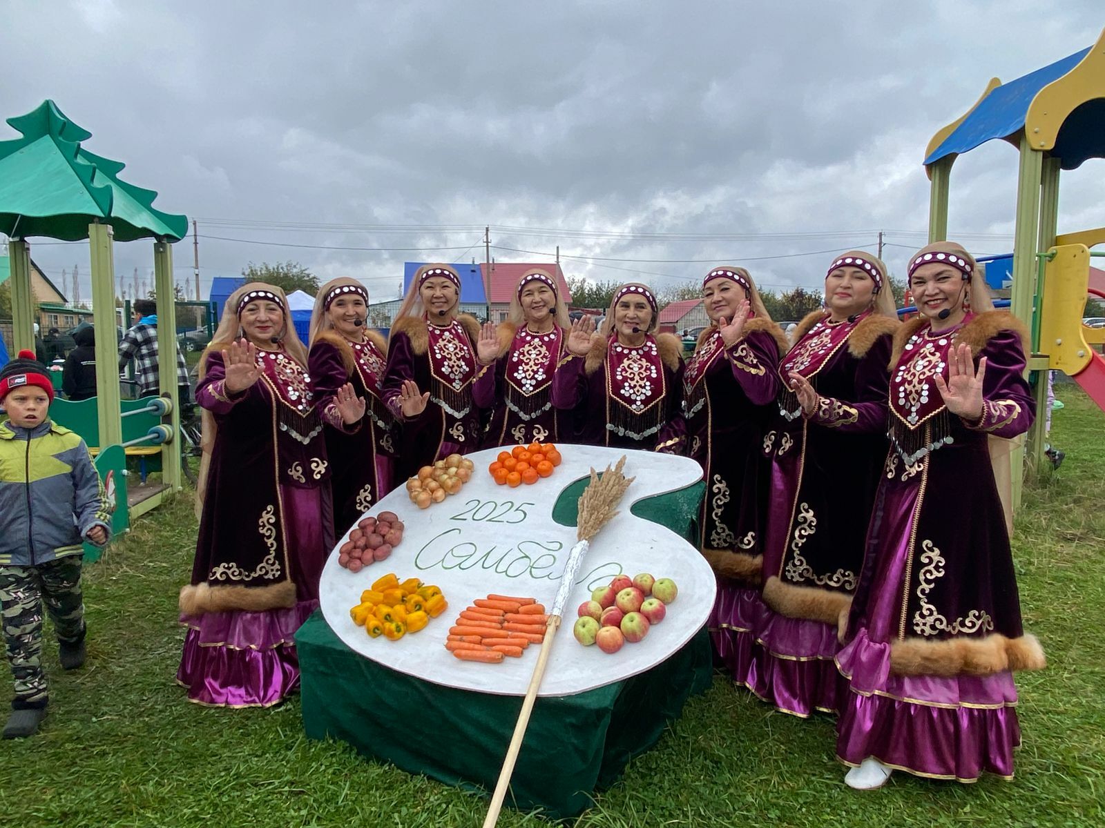 СӨМБЕЛӘ БӘЙРӘМЕ: как Акбердино превратилось в осеннюю симфонию вкусов и красок