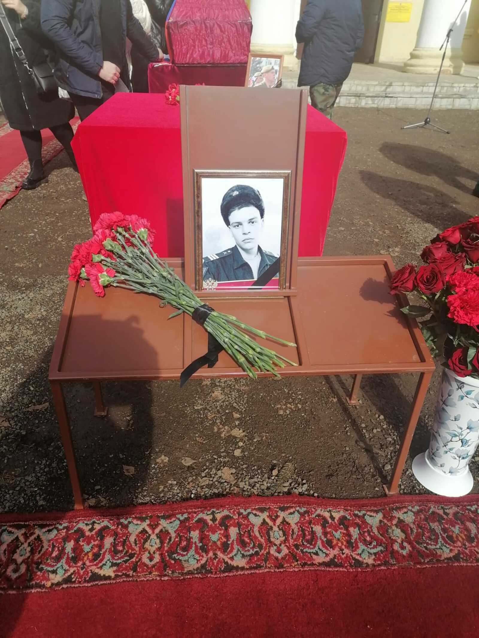В Иглинском районе Башкирии простились с солдатом, погибшим на СВО