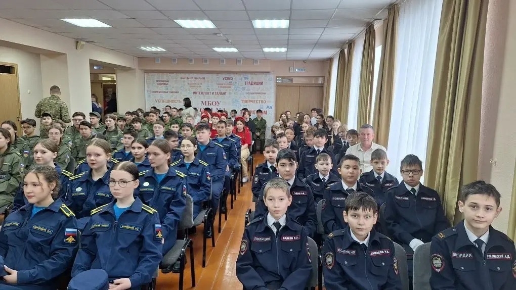 Иглинским школьникам рассказали о военной службе