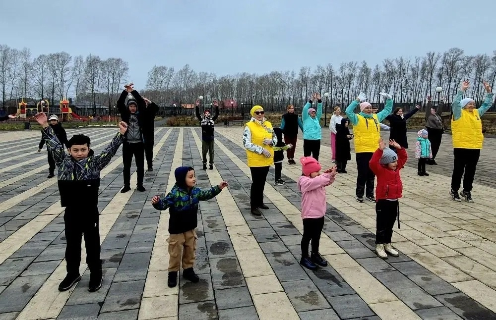 Выходные с пользой: в парке «Солнечный» прошёл День здоровья