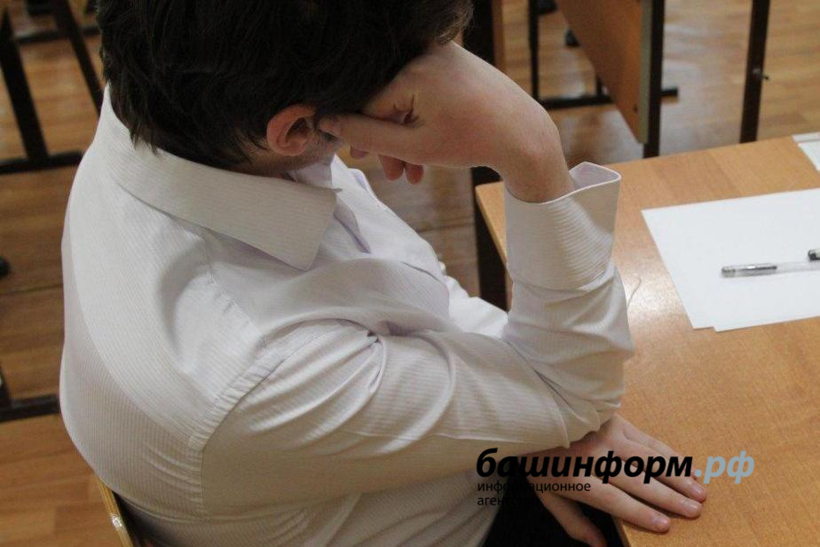 В. Путин поручил сократить количество контрольных работ для школьников