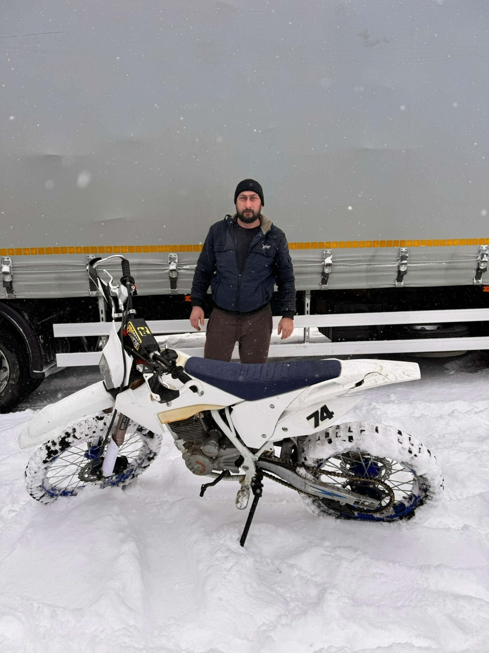 Иглинец  передал современный кроссовый мотоцикл для нужд земляков-бойцов СВО