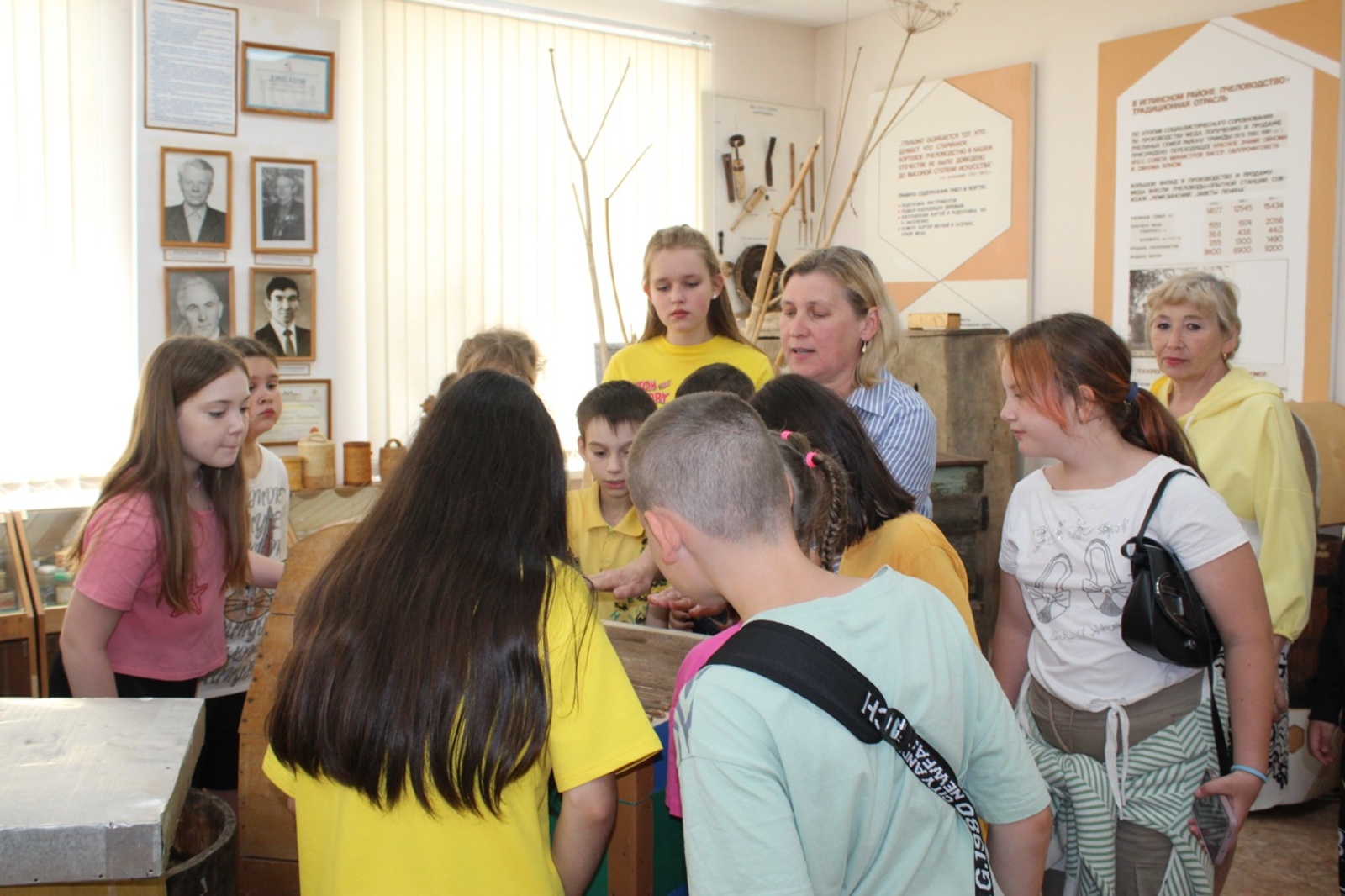 Юные исследователи изучают историю родного края в музее