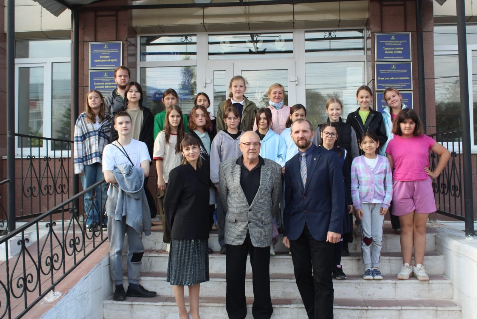 Картины земляка открывают мир искусства