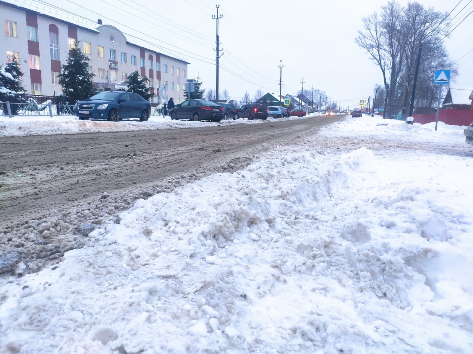 Директор МБУ по благоустройству Флорид Багаев: "Внутрипоселковые дороги в идеале должны очищаться за сутки"