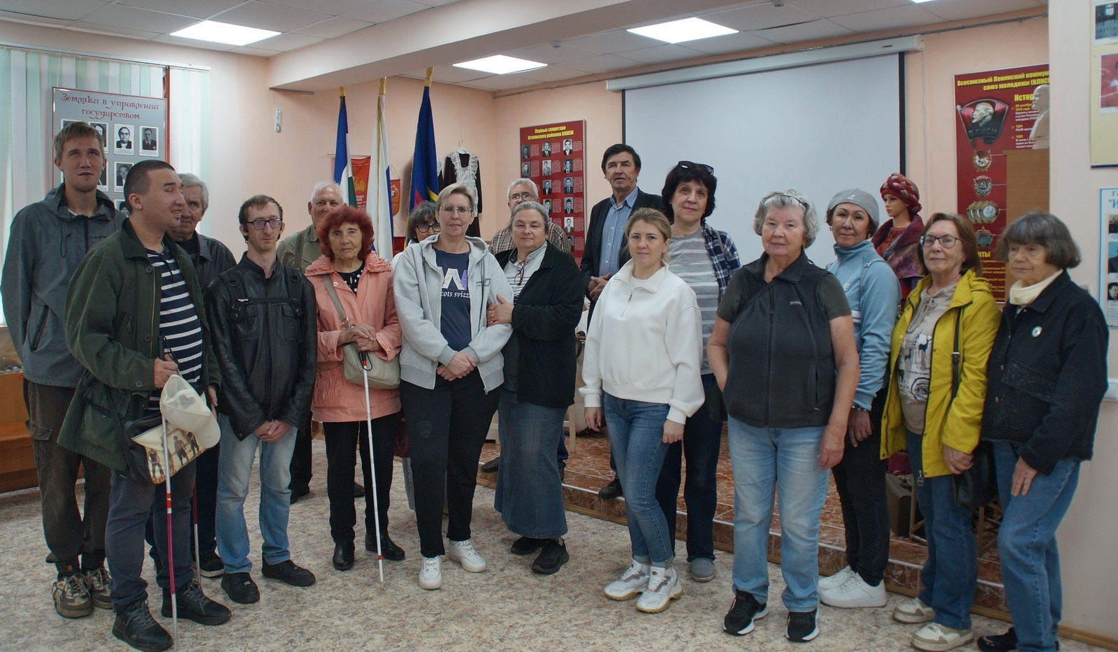 Участники  досугового центра и инвалиды по зрению посетели Иглинский район