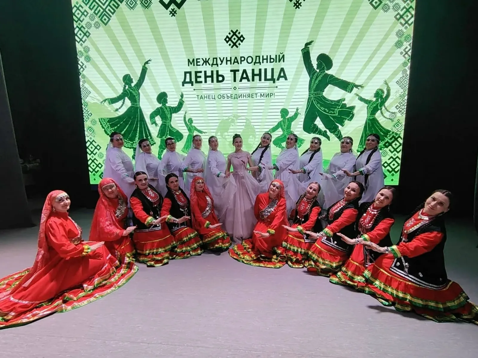 «Танцем наполняем жизнь»