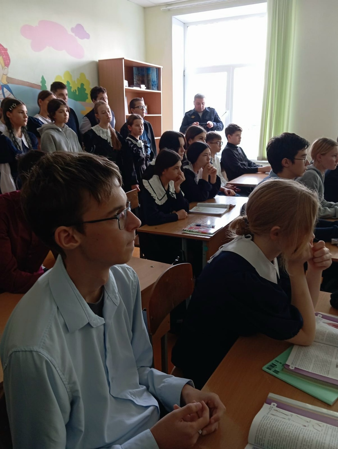 Сотрудники линейной полиции  встретились с урманскими школьниками