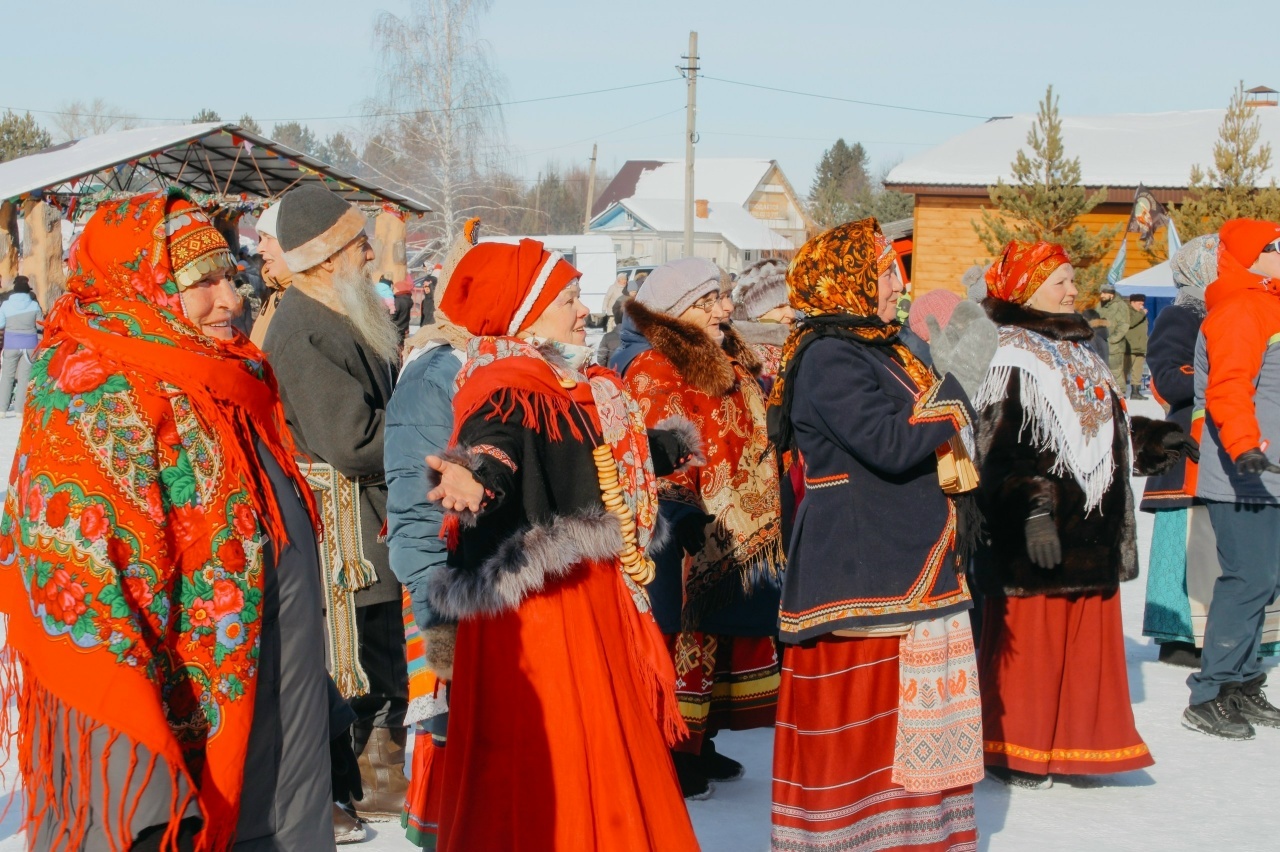 «УХ-А НА КАЗАНКЕ»: зиму провожали, рыбу ловили и хороводы водили