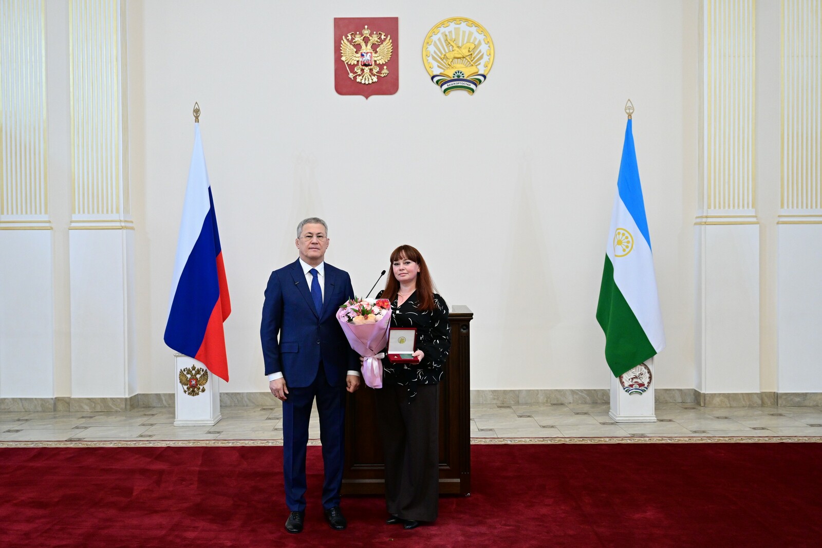 Поздравляем Жанну Александровну Хализову с присвоением почетного звания!