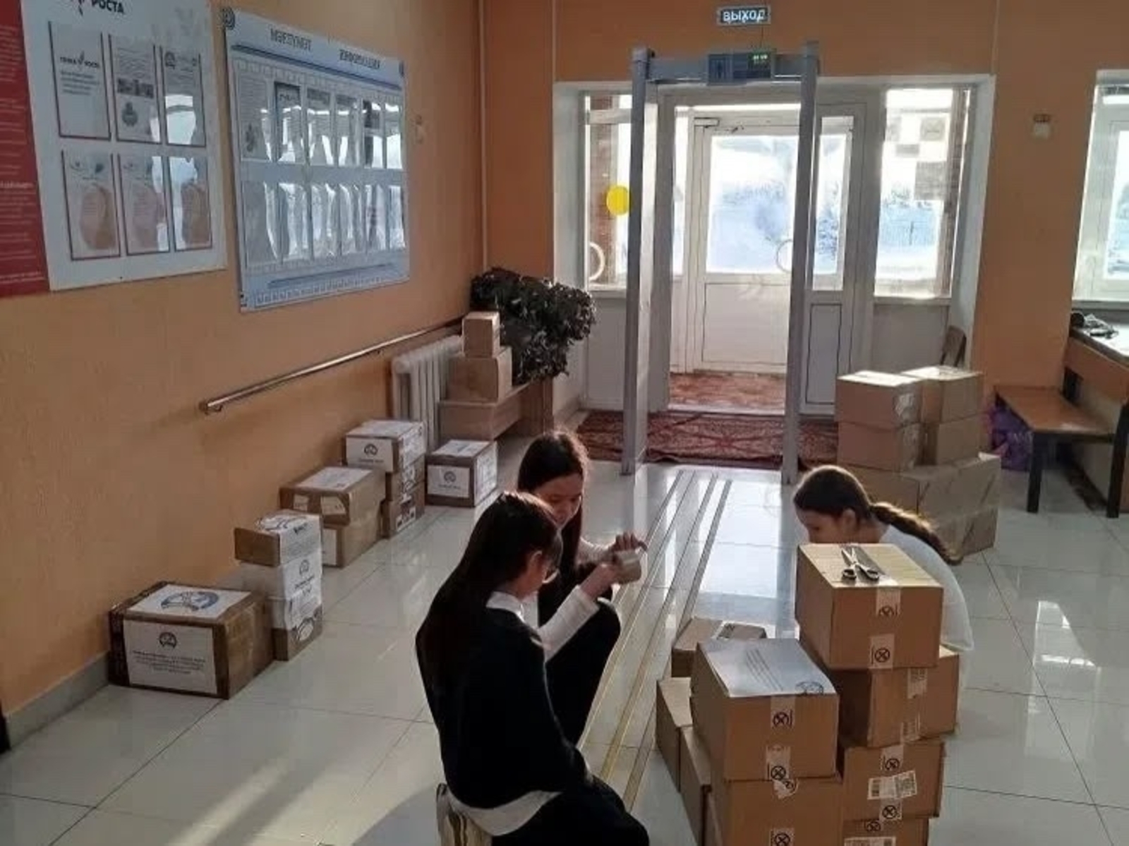 Волонтерский штаб «Школа добра» села Акбердино готовит гумпомощь для бойцов