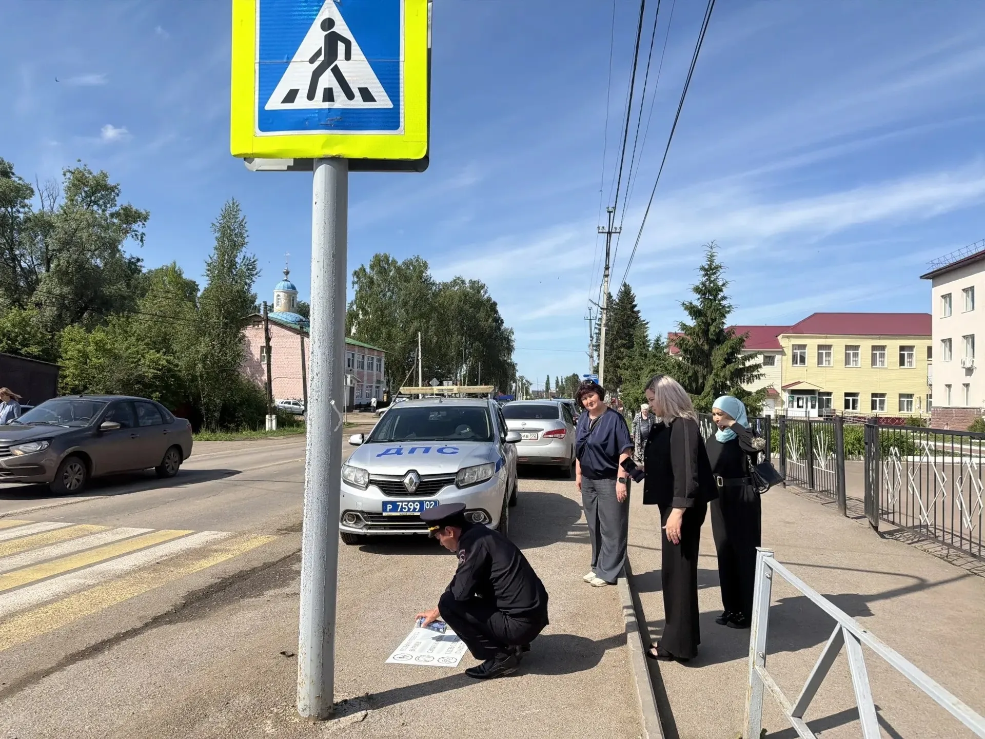 На пешеходных переходах Иглинского района появились  предупреждающие надписи