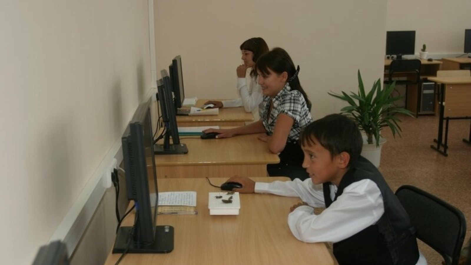 В Башкирии до 2026 года отремонтируют 365 школ