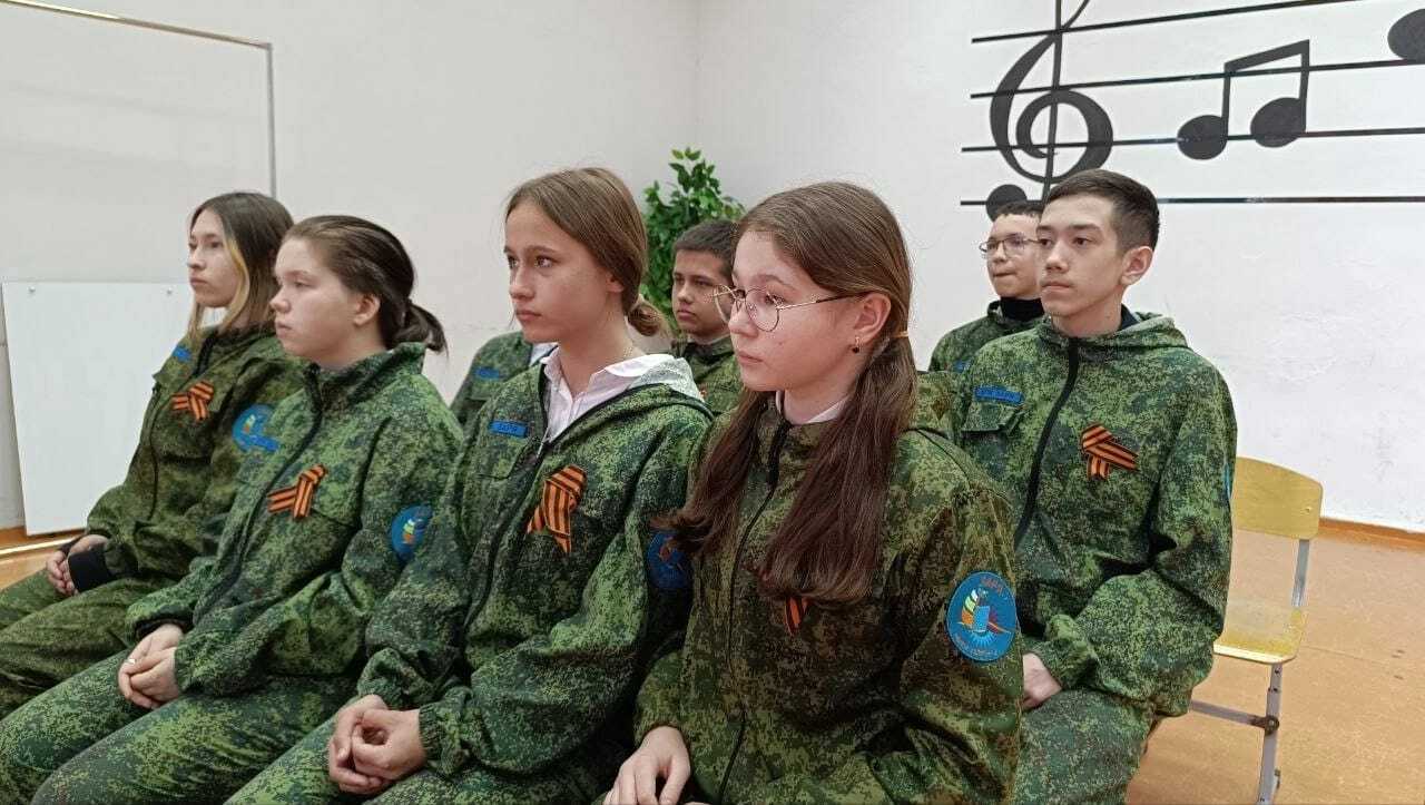 На Уроке мужества рассказали про "Знамя Победы"