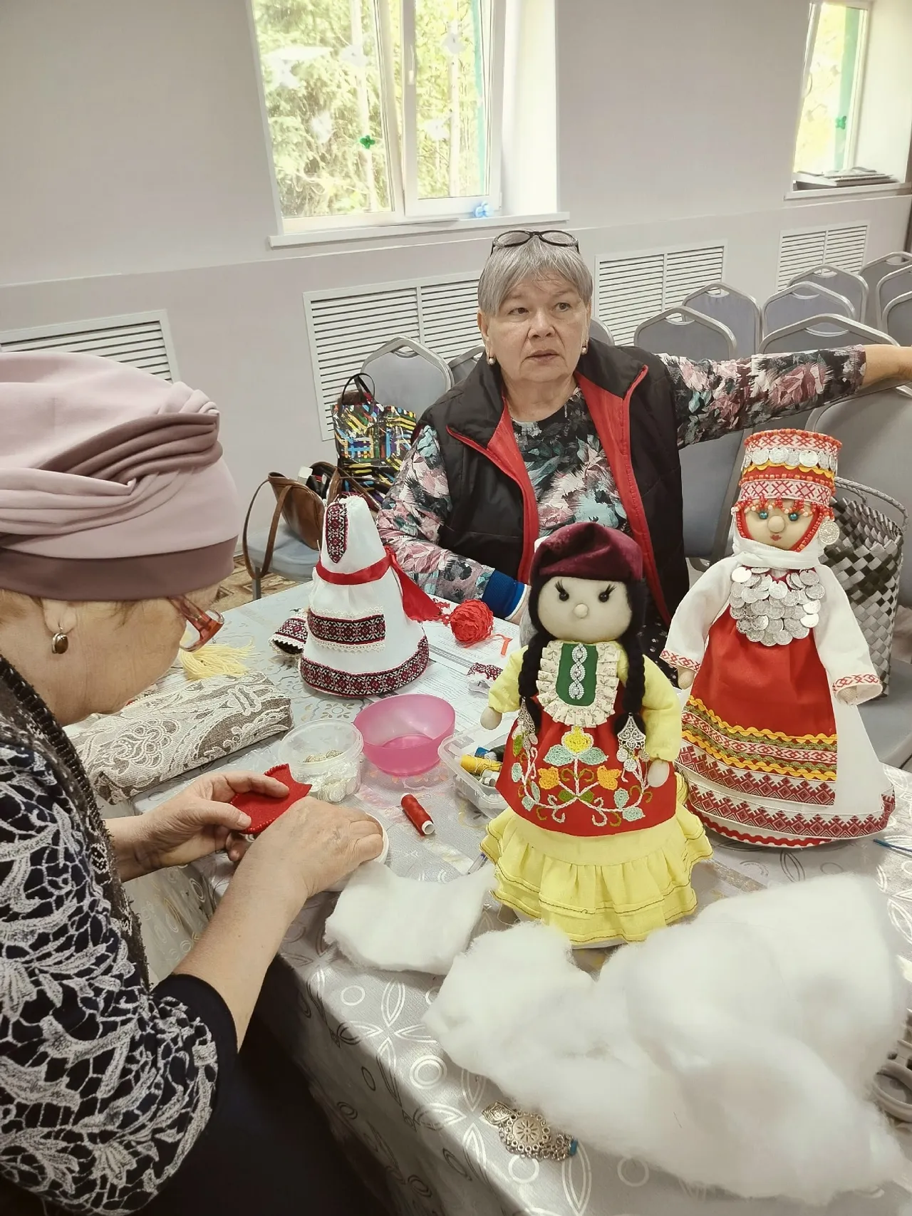 Куклы, которые объединяют: в Карамалах прошёл мастер-класс «Народы России"