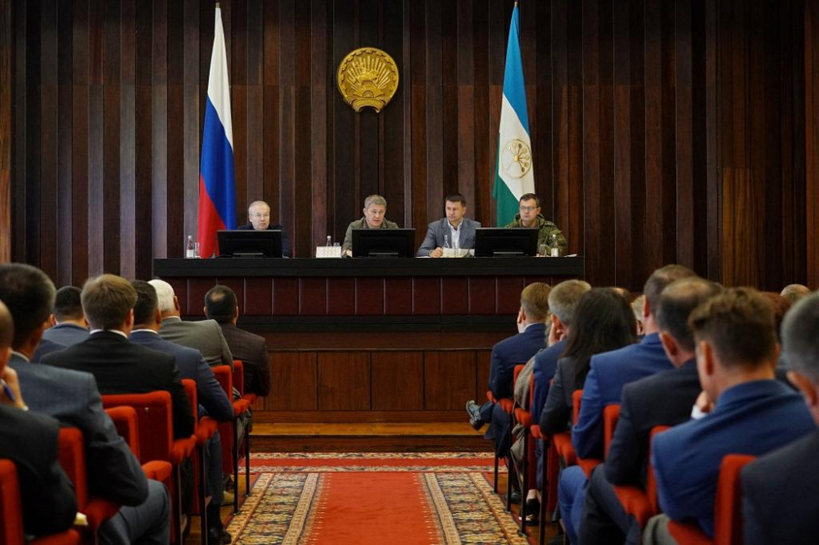 Радий Хабиров запретил главам муниципалитетов просить за родственников