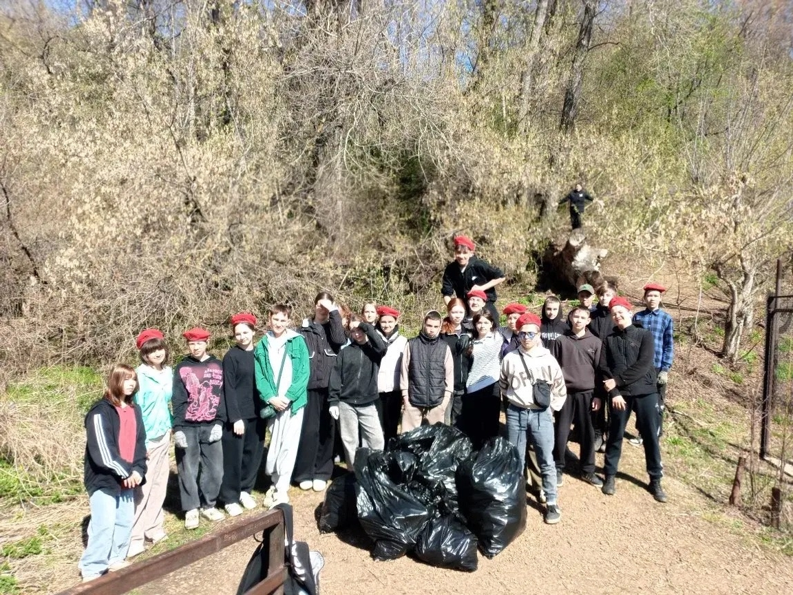 В Иглино юнармейцы привели в порядок источник