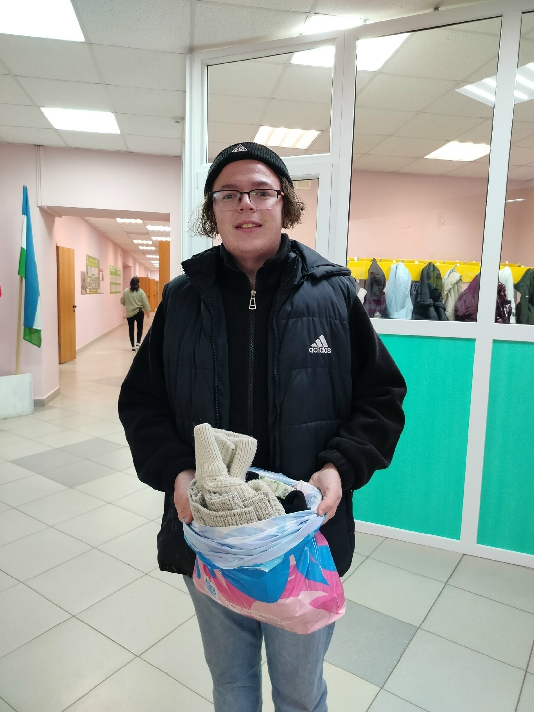 Жители села Карамалы поддержали бойца "Майтам" гумпомощью