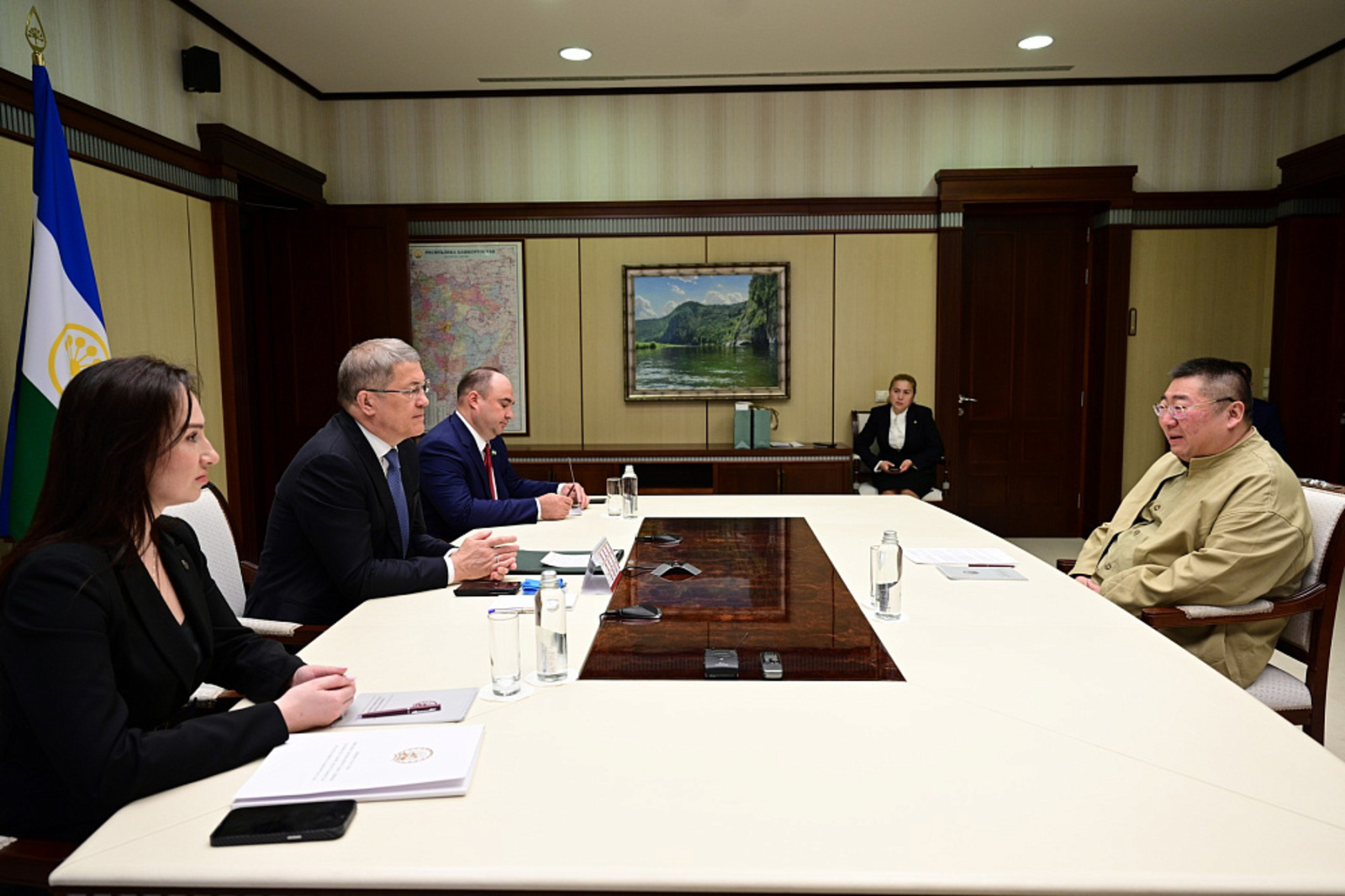 Встреча с генеральным директором Китайско-Российской торговой платформы