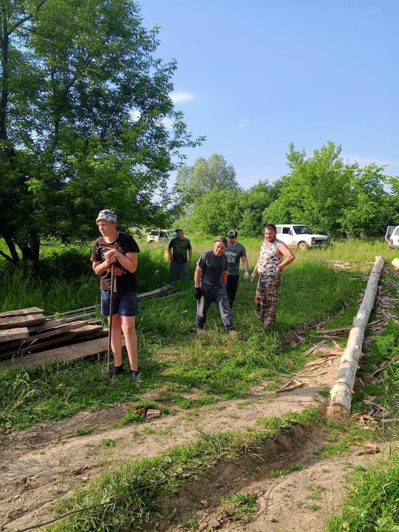 Жители Ауструмского сельского поселения  отремонтировали мост