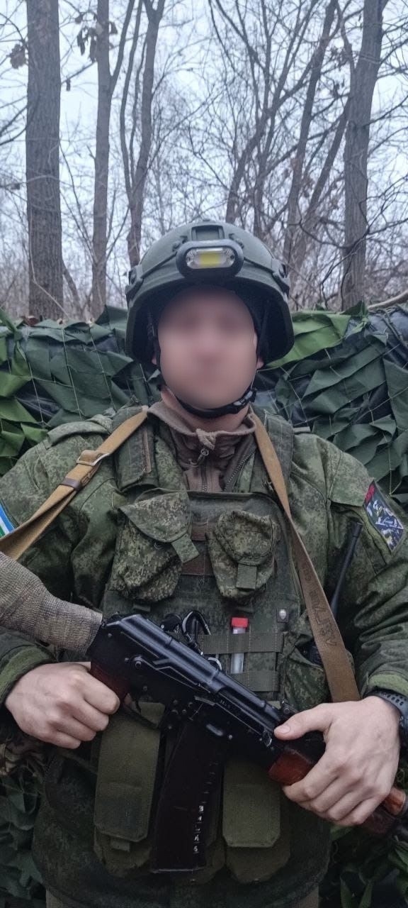 Боец " Лягуш" восстановил детскую площадку в Буденновском