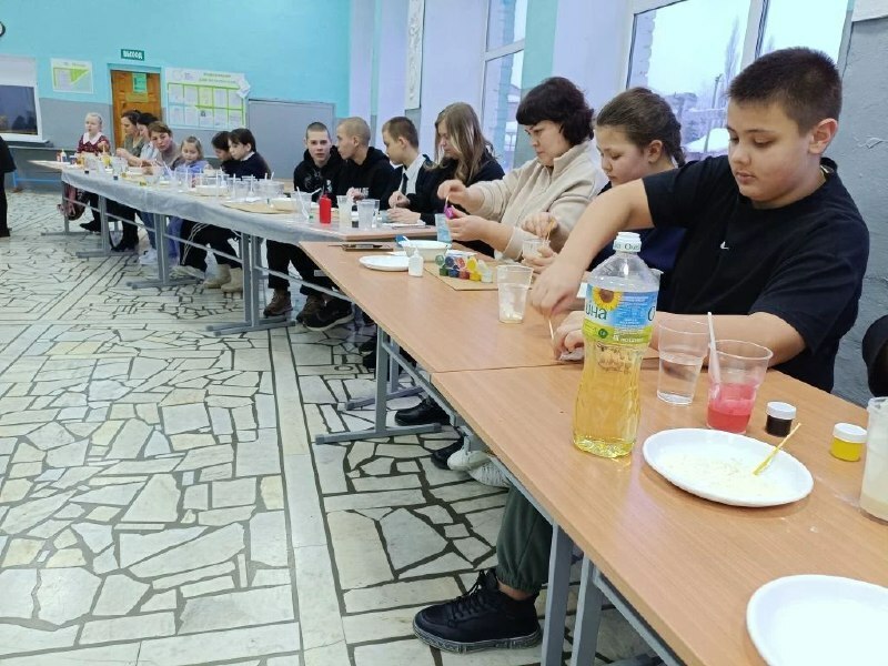 В Иглино прошел фестиваль семейного творчества «Волшебные краски»