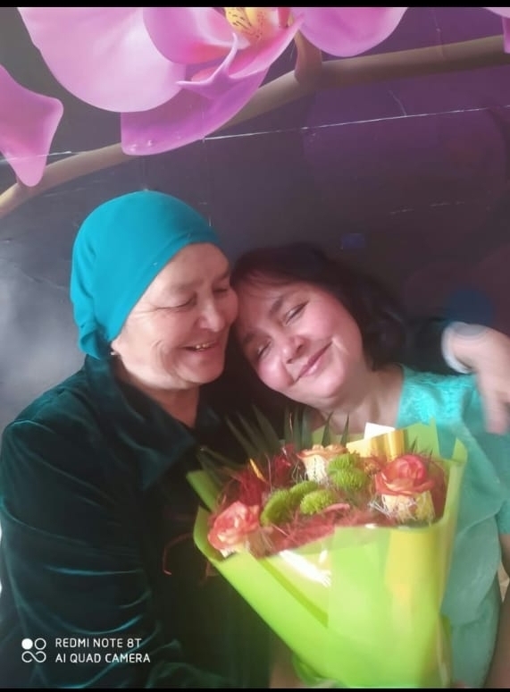 В объятьях мамы находишь мир и покой