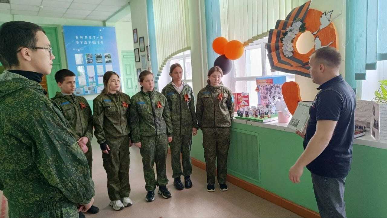 На Уроке мужества рассказали про "Знамя Победы"