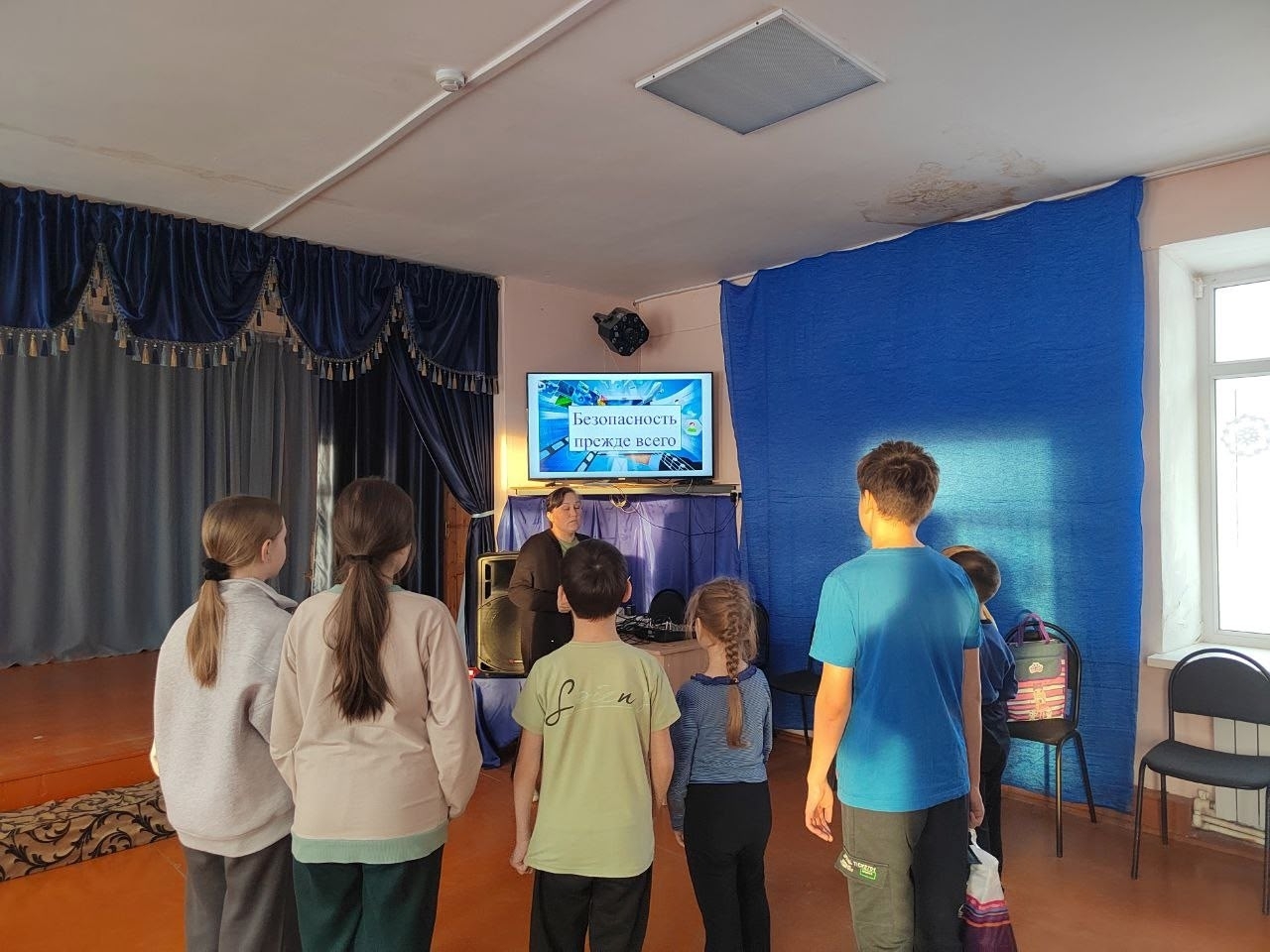 Работники культуры провели информационный час по БДД