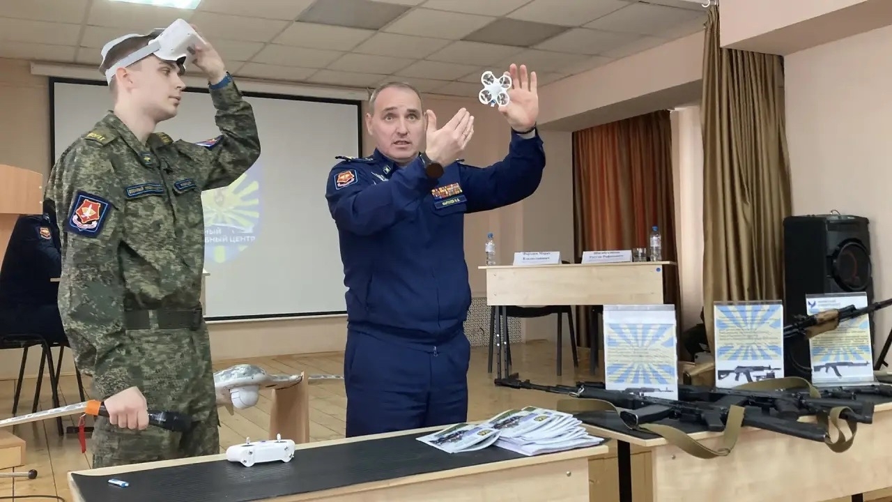 Иглинским школьникам рассказали о военной службе